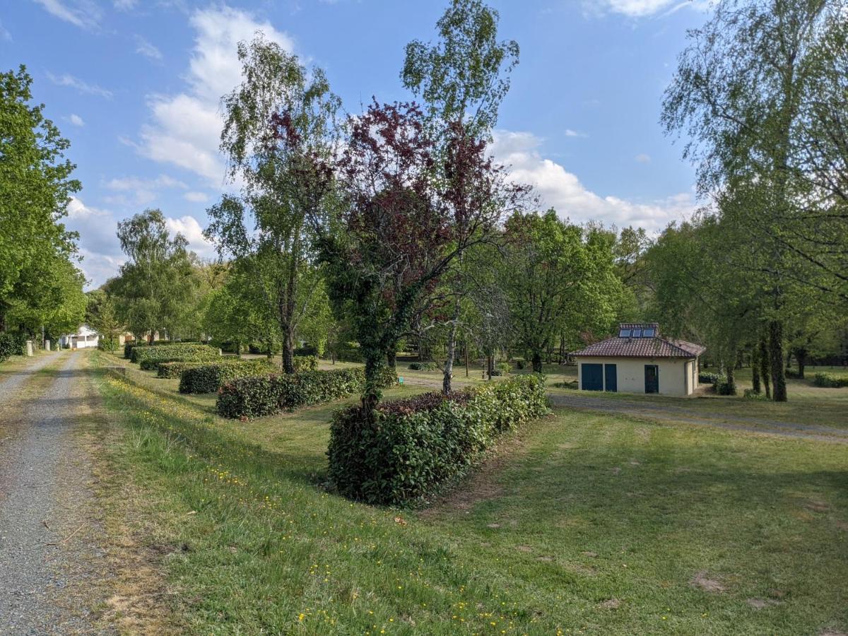 Camping De Ladignac Le Long Bel Air Exterior foto
