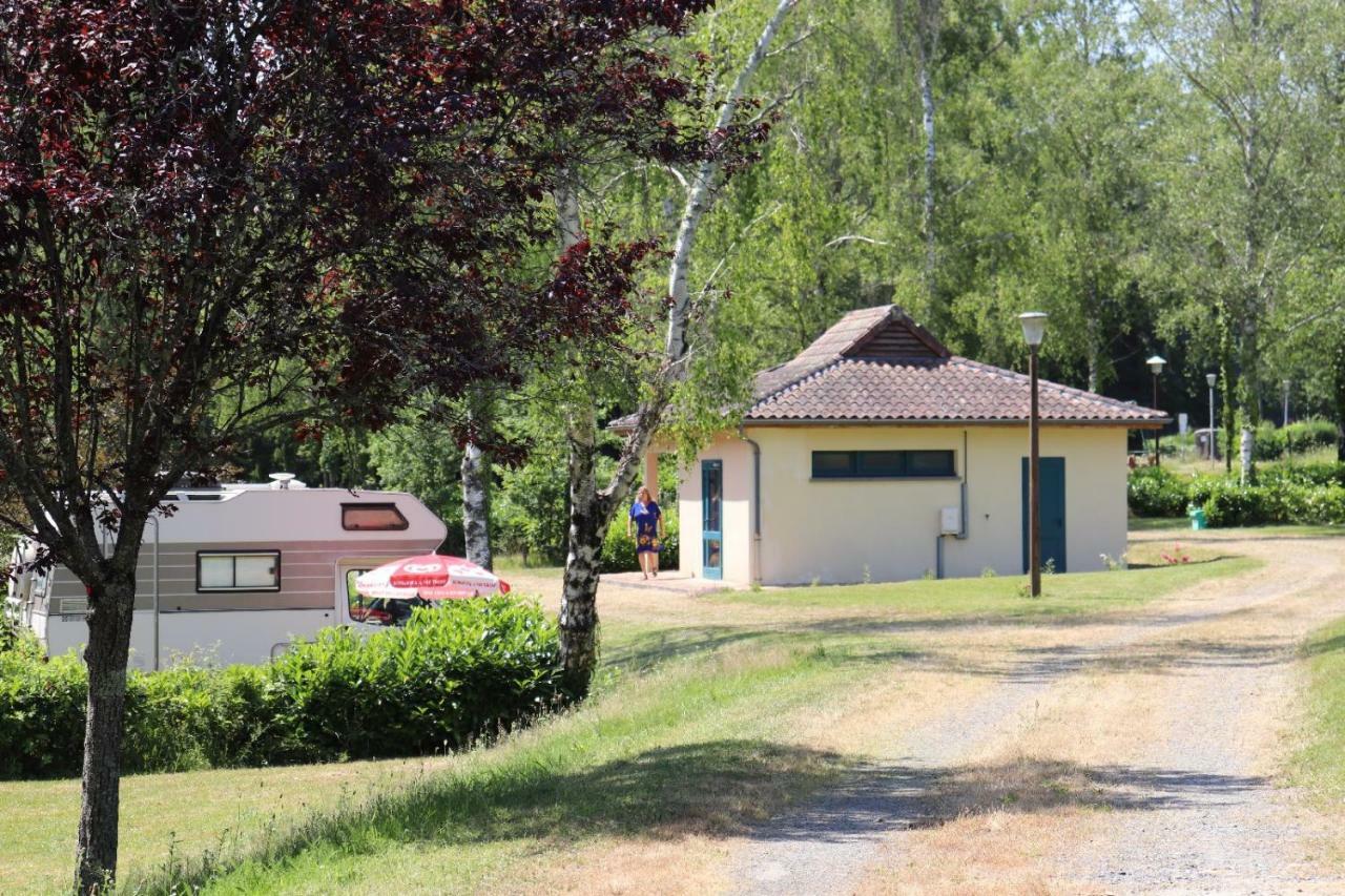 Camping De Ladignac Le Long Bel Air Exterior foto